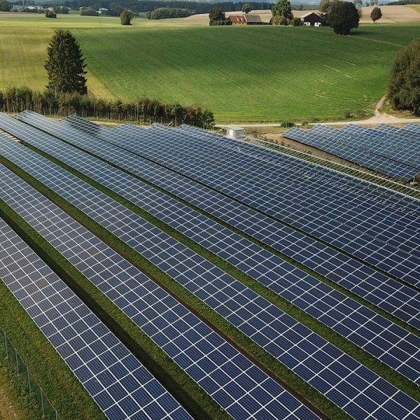photovoltaic-4525178_1280
