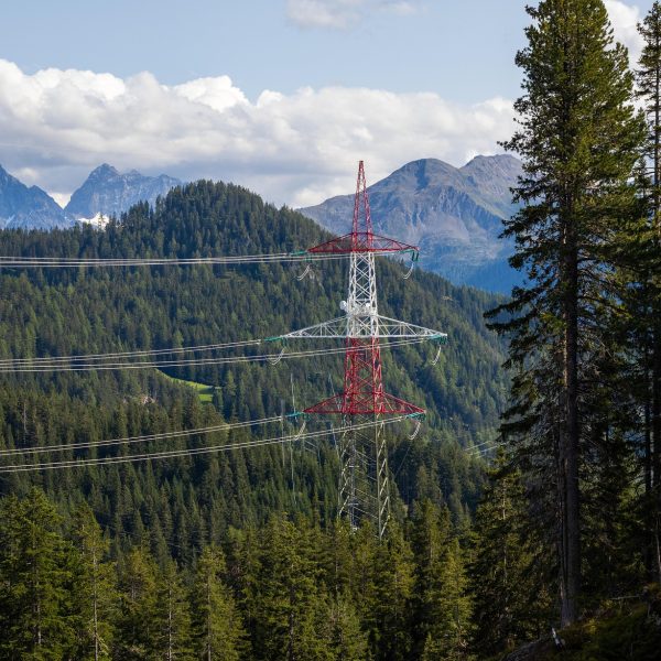 transmission-tower-6561068_1280